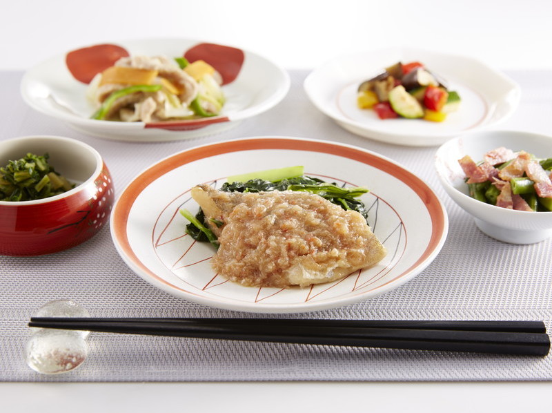 鱈(タラ)のカニあんかけと豚肉の野菜旨煮