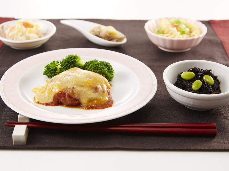 デミグラスハンバーグ4種のチーズ焼き